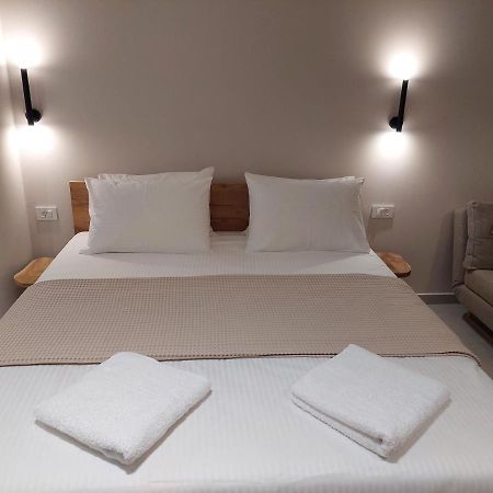 Phoenix Apartments Parga Esterno foto