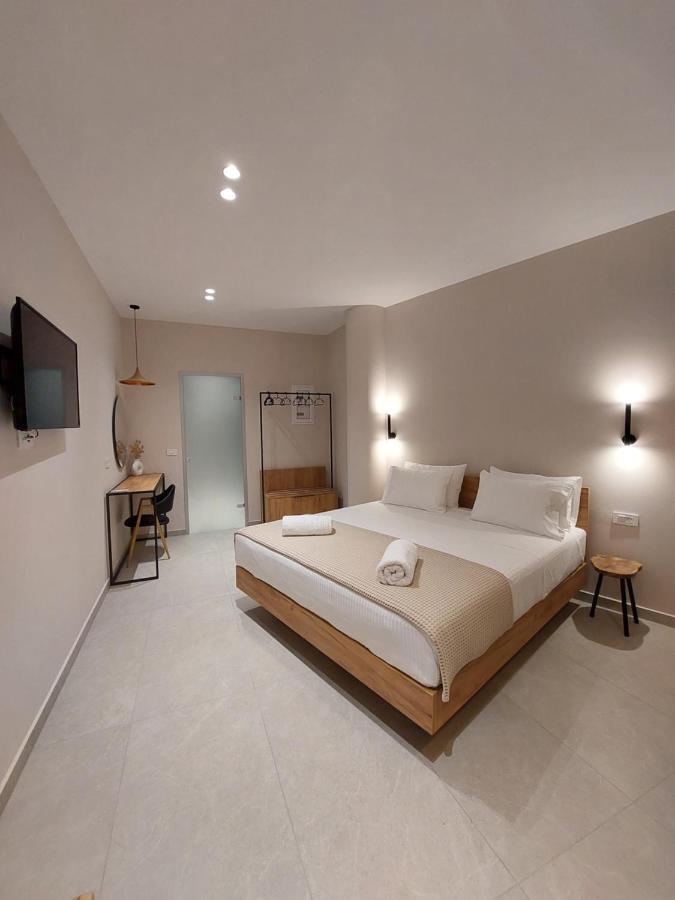 Phoenix Apartments Parga Esterno foto
