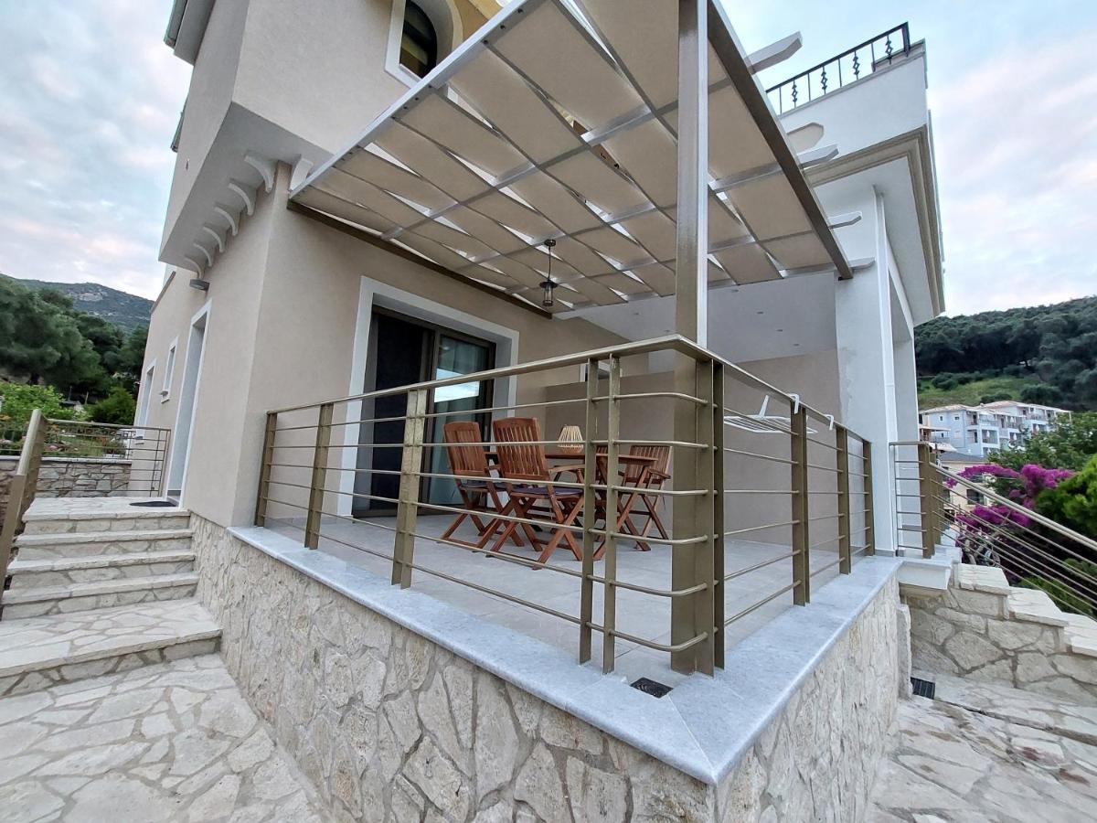 Phoenix Apartments Parga Esterno foto